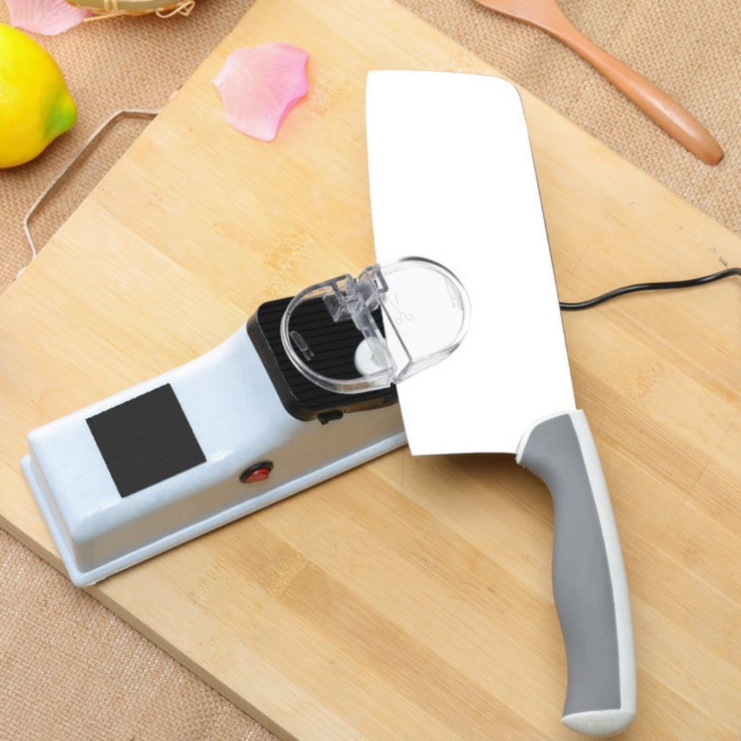 BladeMaster™ Japanese knife sharpener - Grinds every knife in seconds